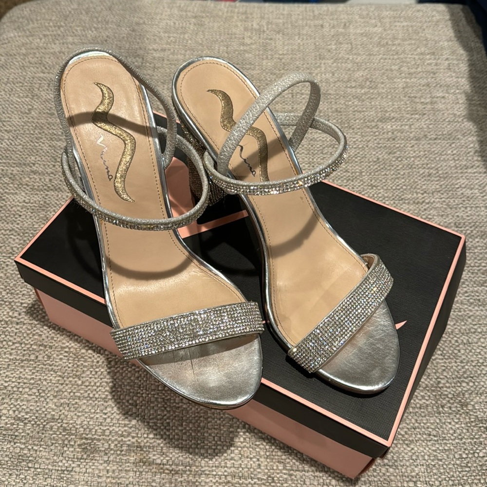 Nina sling back silver heels